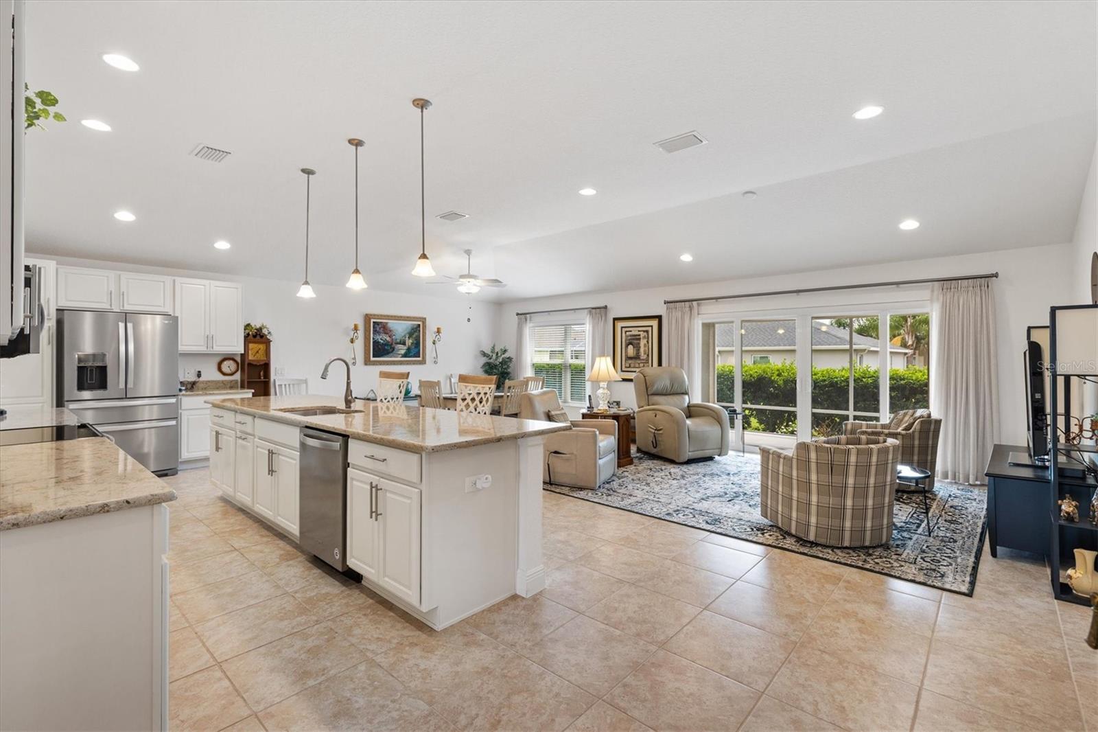 ENCLAVE/LAKESIDE LNDGS - Residential