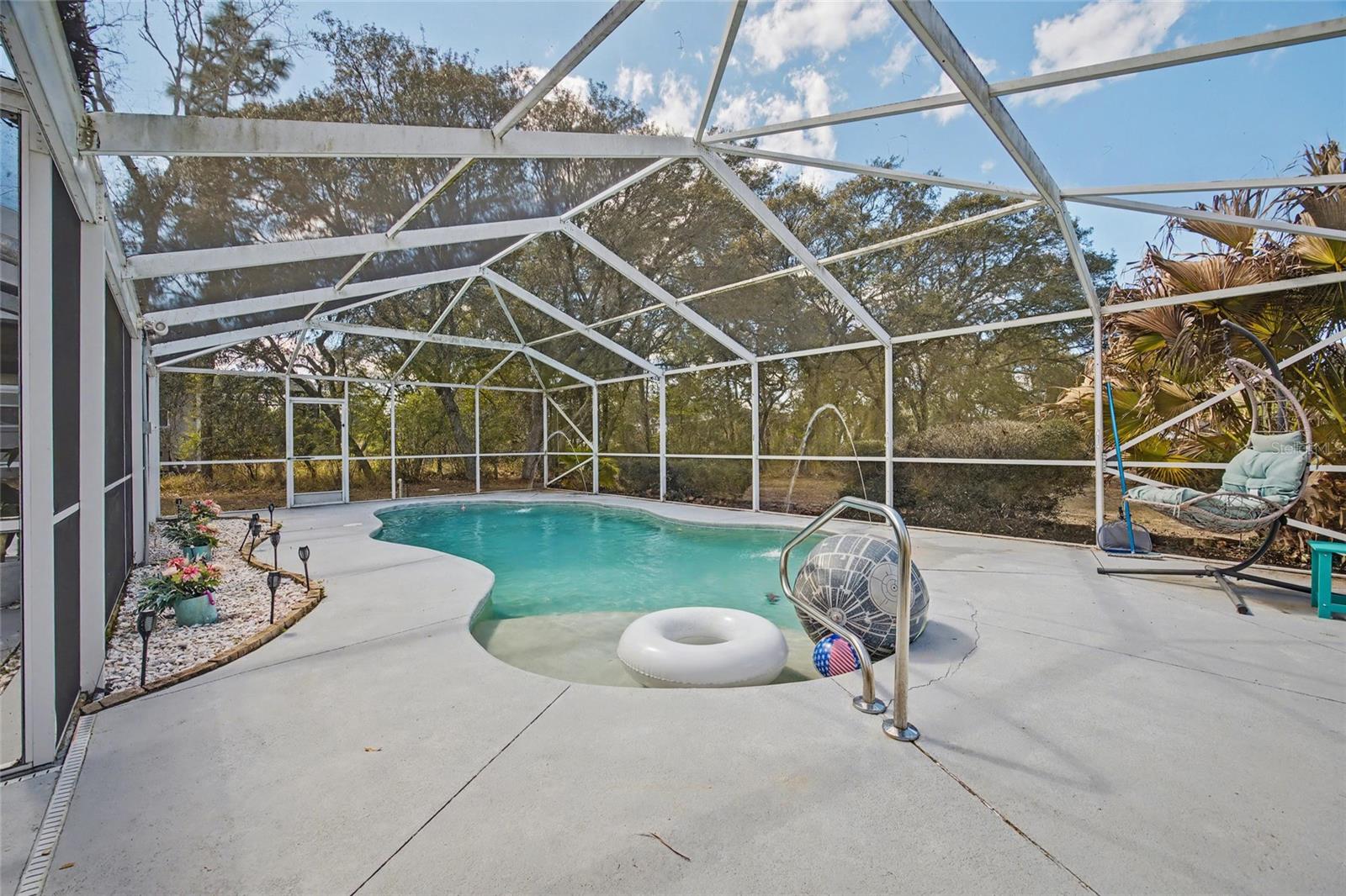 KINGSLAND COUNTRY ESTATE - Residential