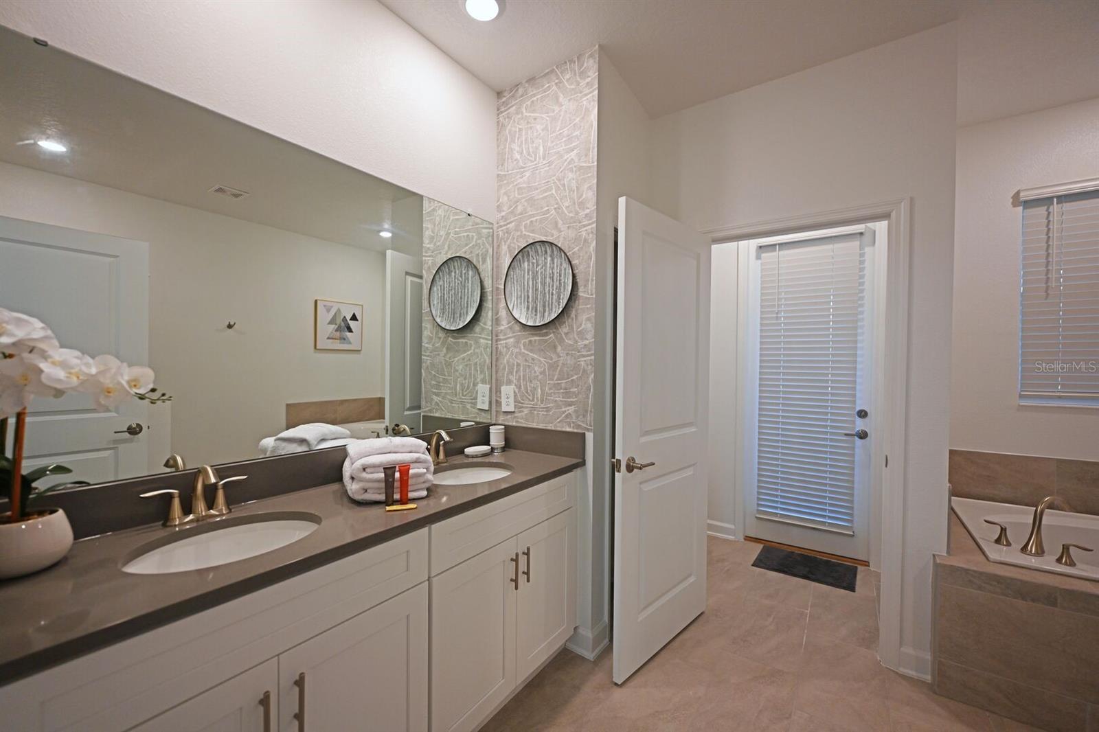 STOREY LAKE - Residential