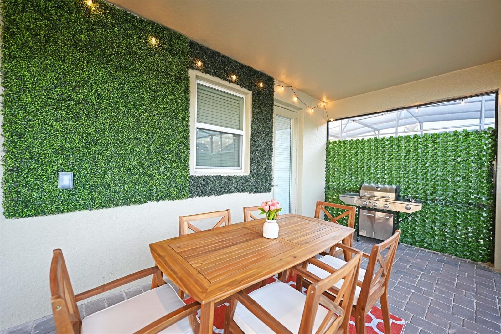 STOREY LAKE - Residential