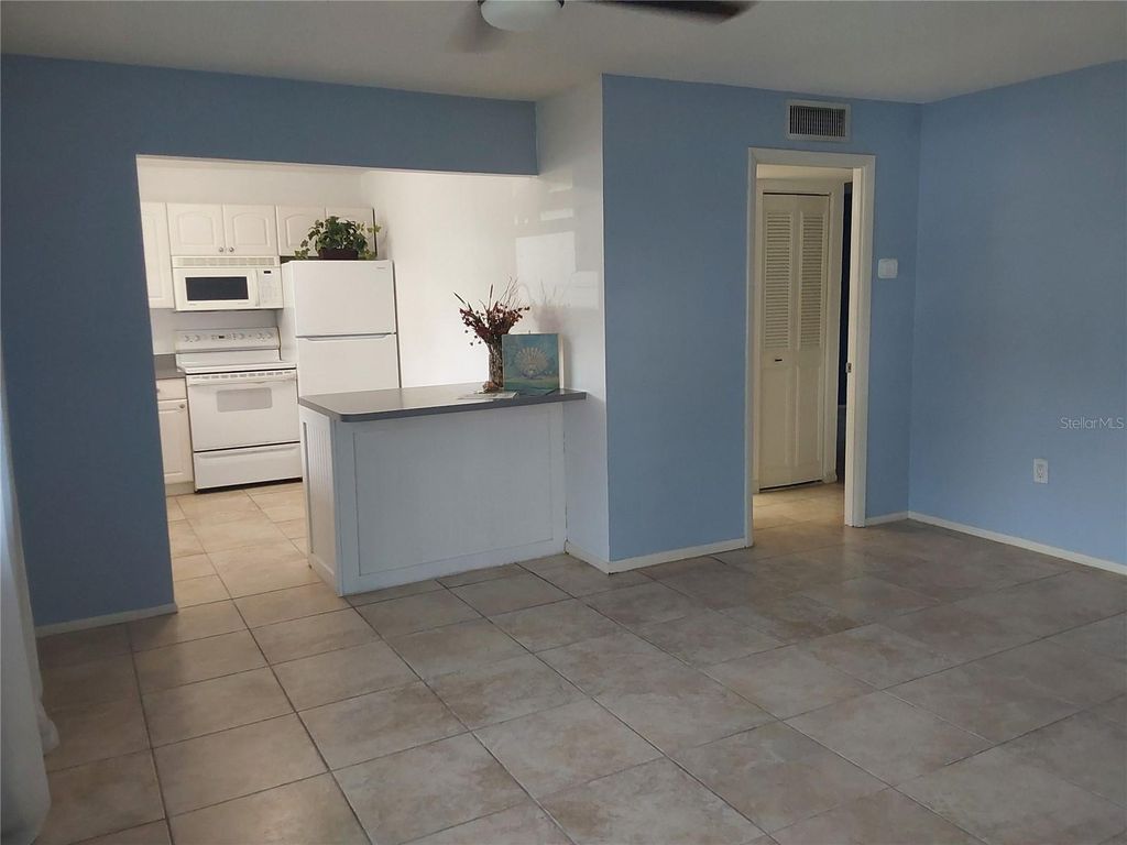 Photo of 4210 Ironwood Circle #107J, Bradenton, FL 34209 (MLS # A4663337)