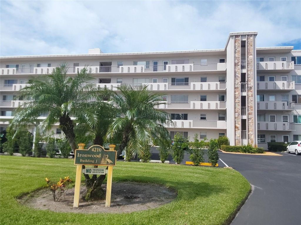 Photo of 4210 Ironwood Circle #107J, Bradenton, FL 34209 (MLS # A4663337)