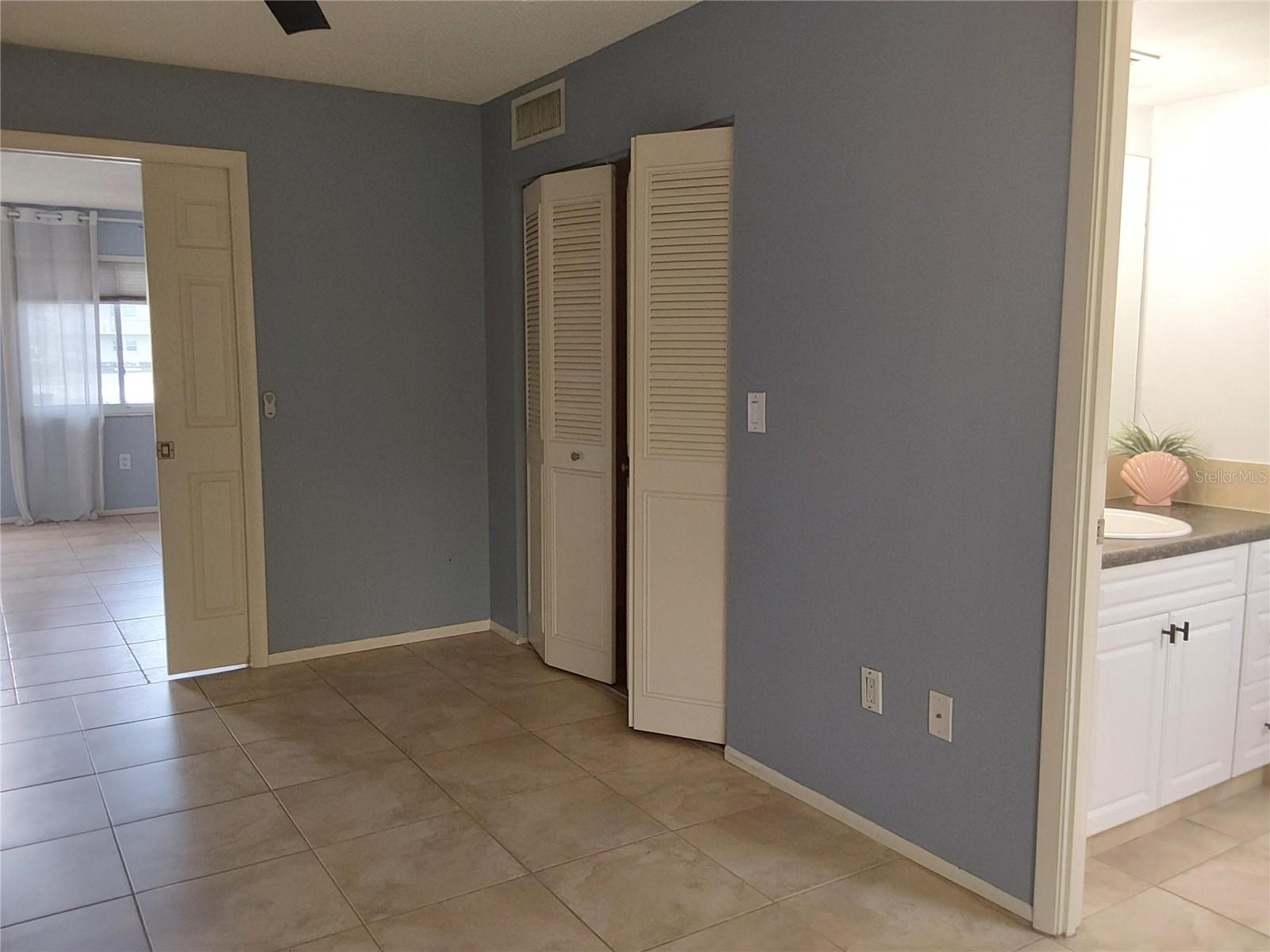 IRONWOOD EIGHTH CONDO - Residential