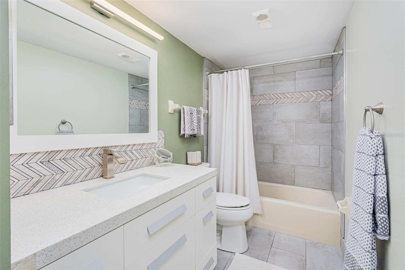 FAIRWIND SHORES CONDO - Residential