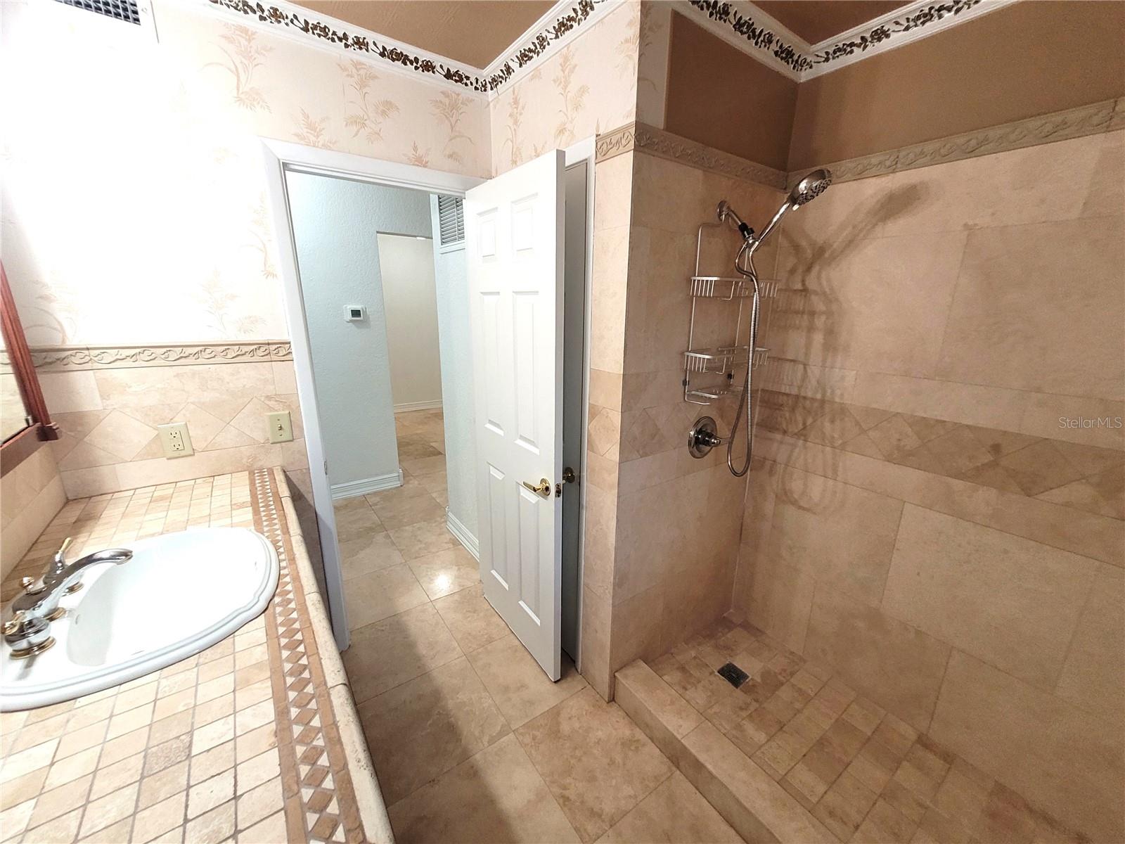 BELLEAIR MANOR - Residential Lease