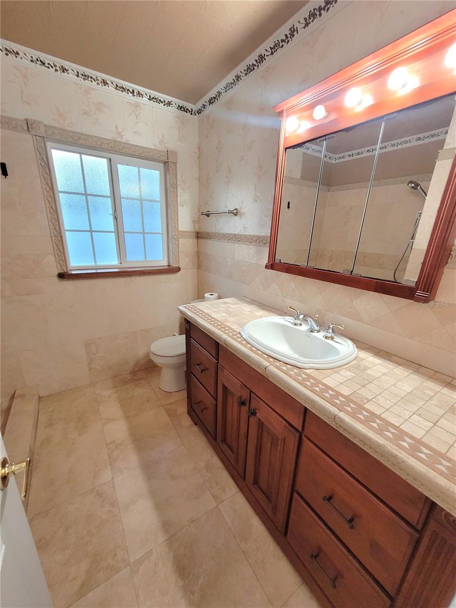 BELLEAIR MANOR - Residential Lease