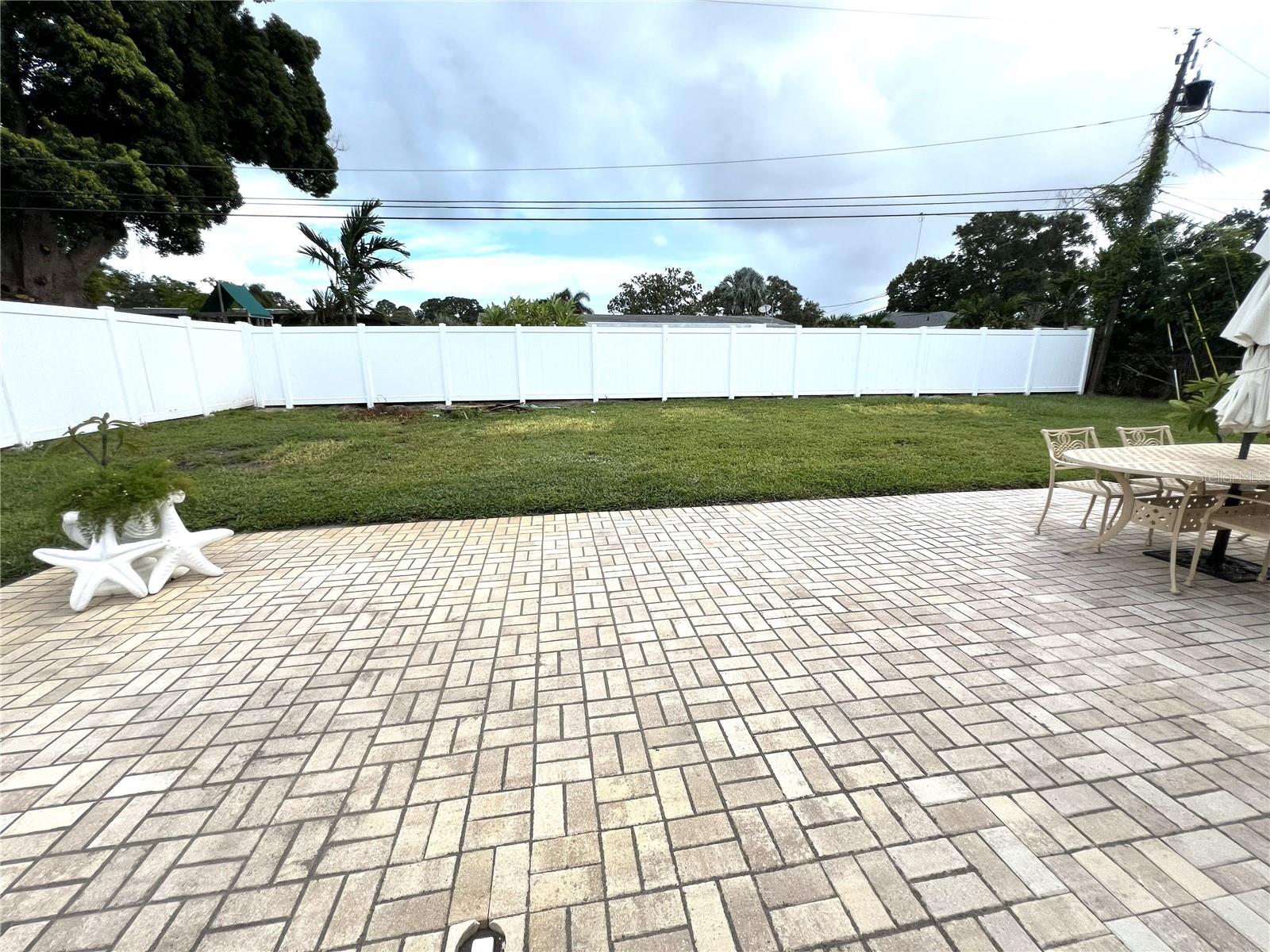 BELLEAIR MANOR - Residential Lease