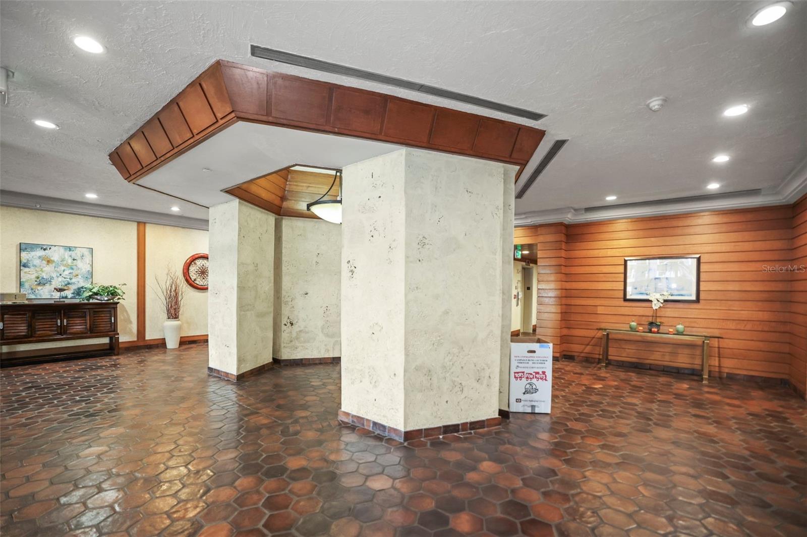 STARBOARD TOWER - Residential