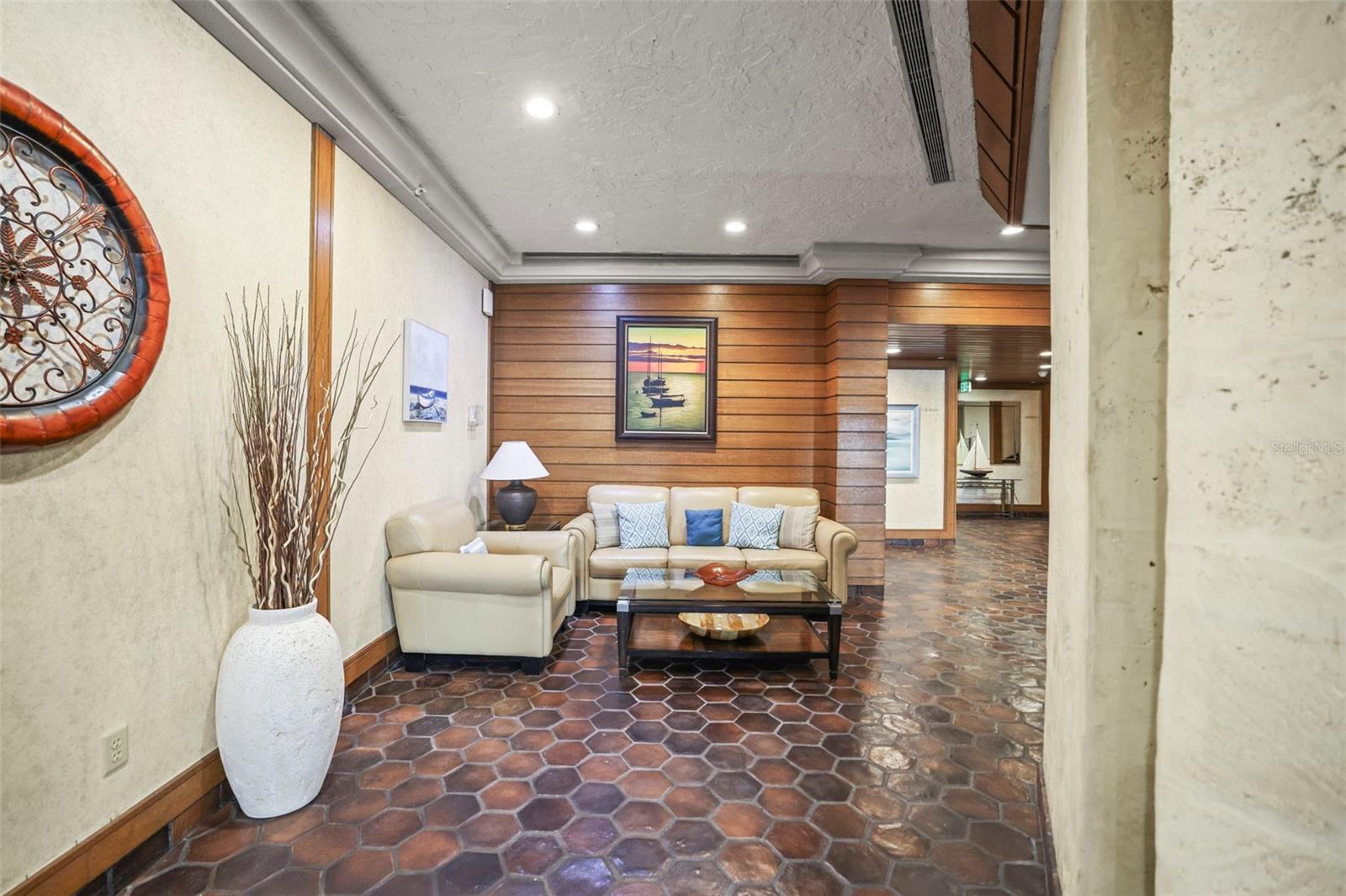 STARBOARD TOWER - Residential