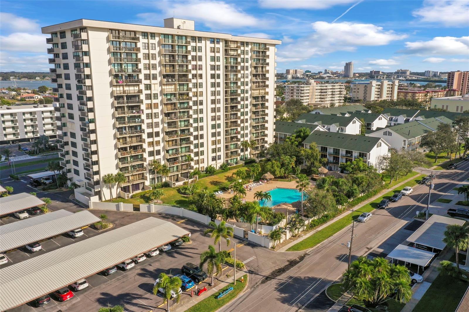 STARBOARD TOWER - Residential