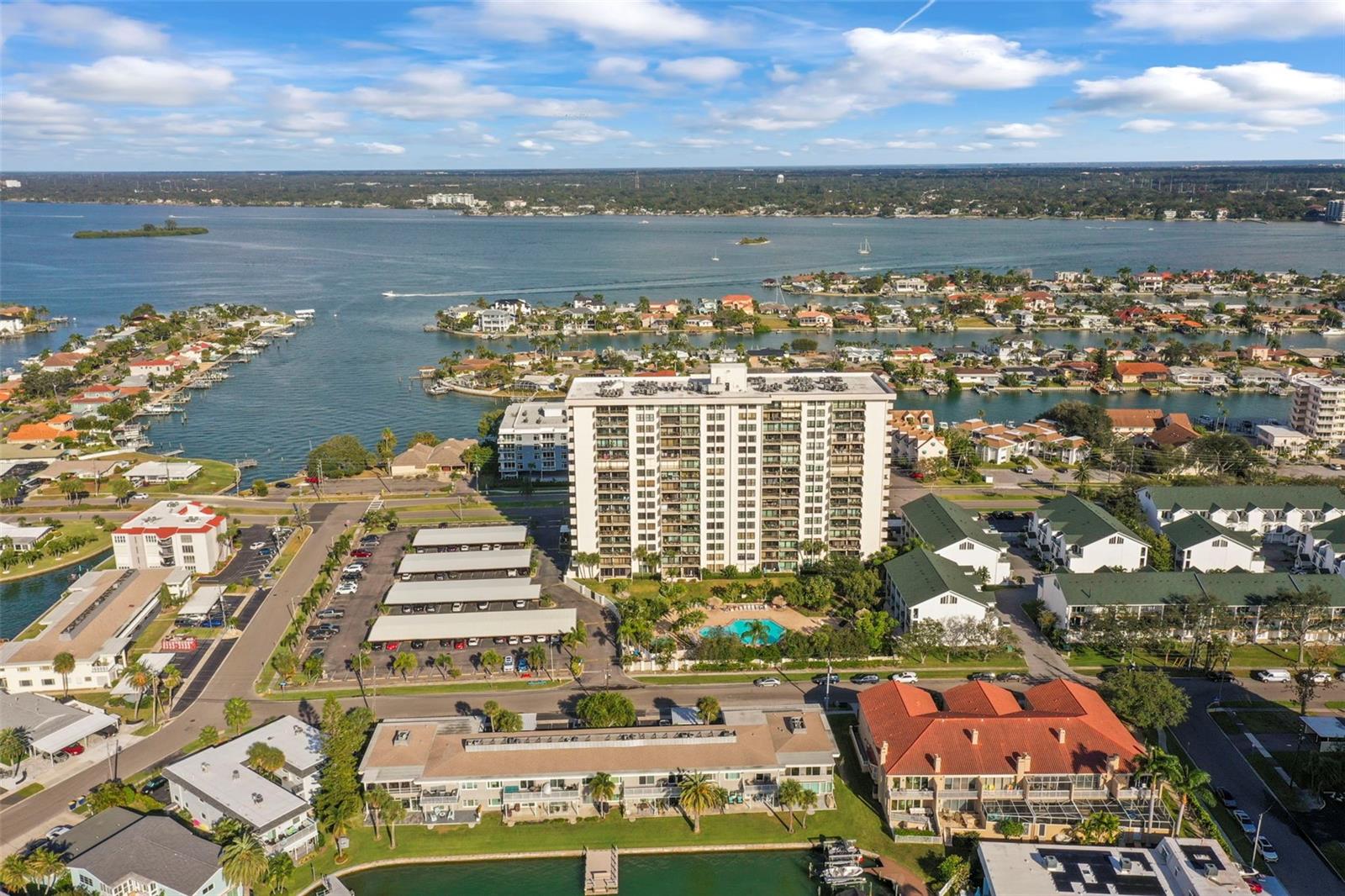 STARBOARD TOWER - Residential