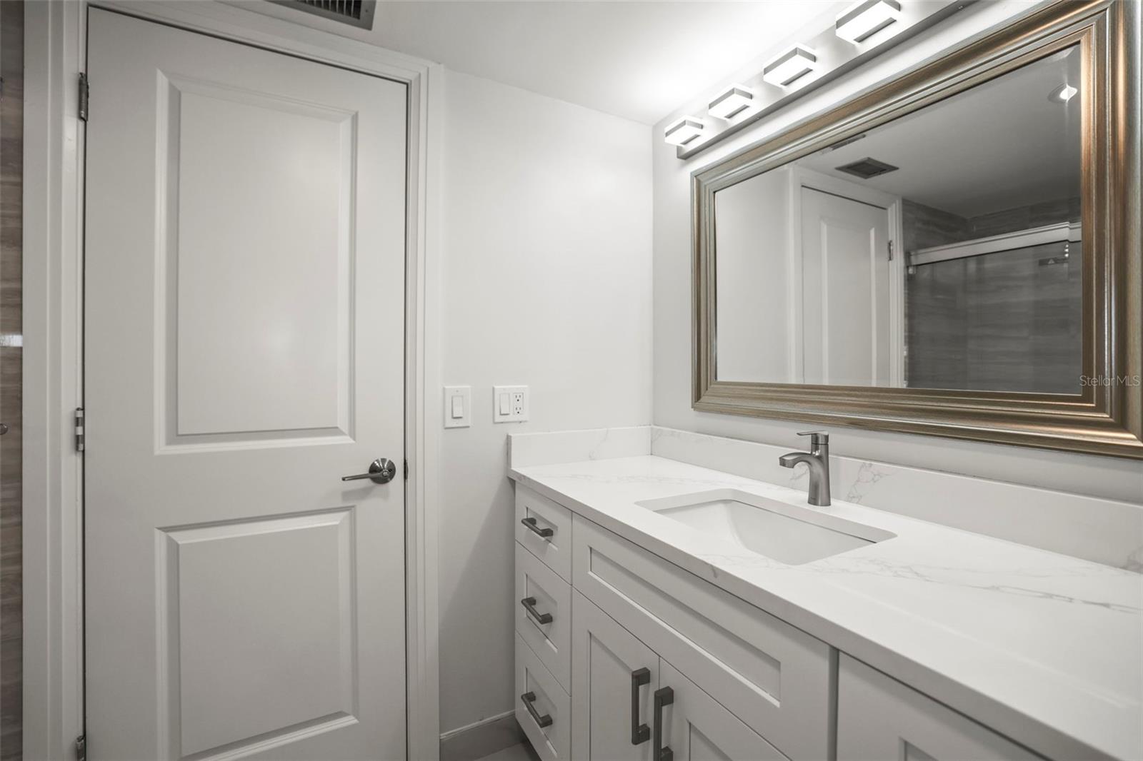 STARBOARD TOWER - Residential