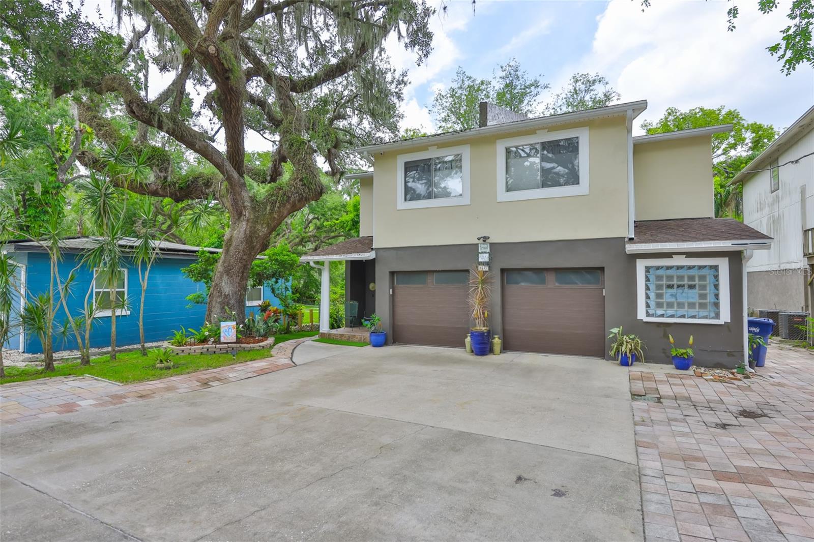 1745 E MULBERRY DRIVE
