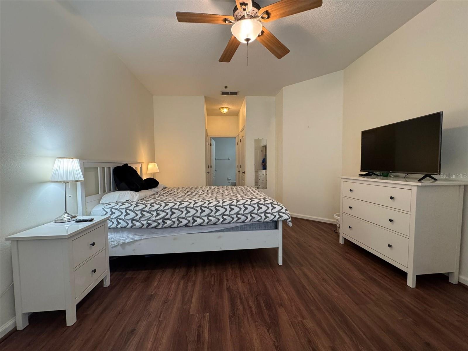 SUMMERGATE CONDO PH 4 OR 6357/3553 UNIT4213 - Residential