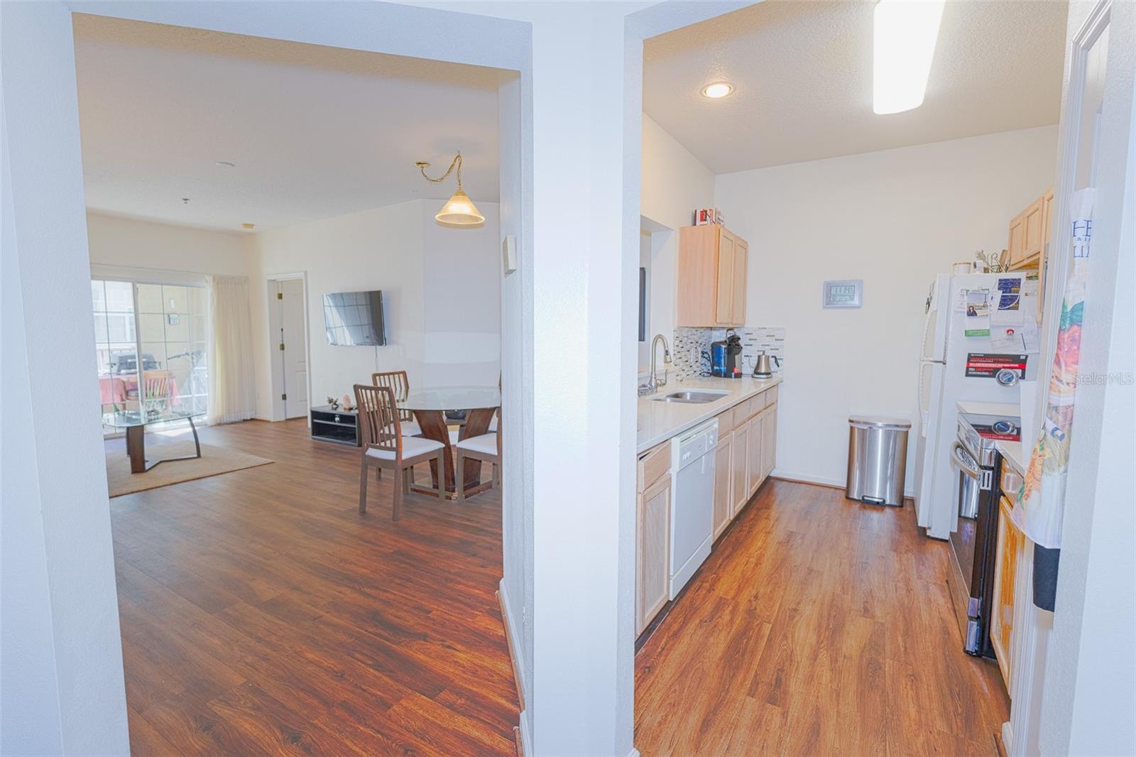 SUMMERGATE CONDO PH 4 OR 6357/3553 UNIT4213 - Residential