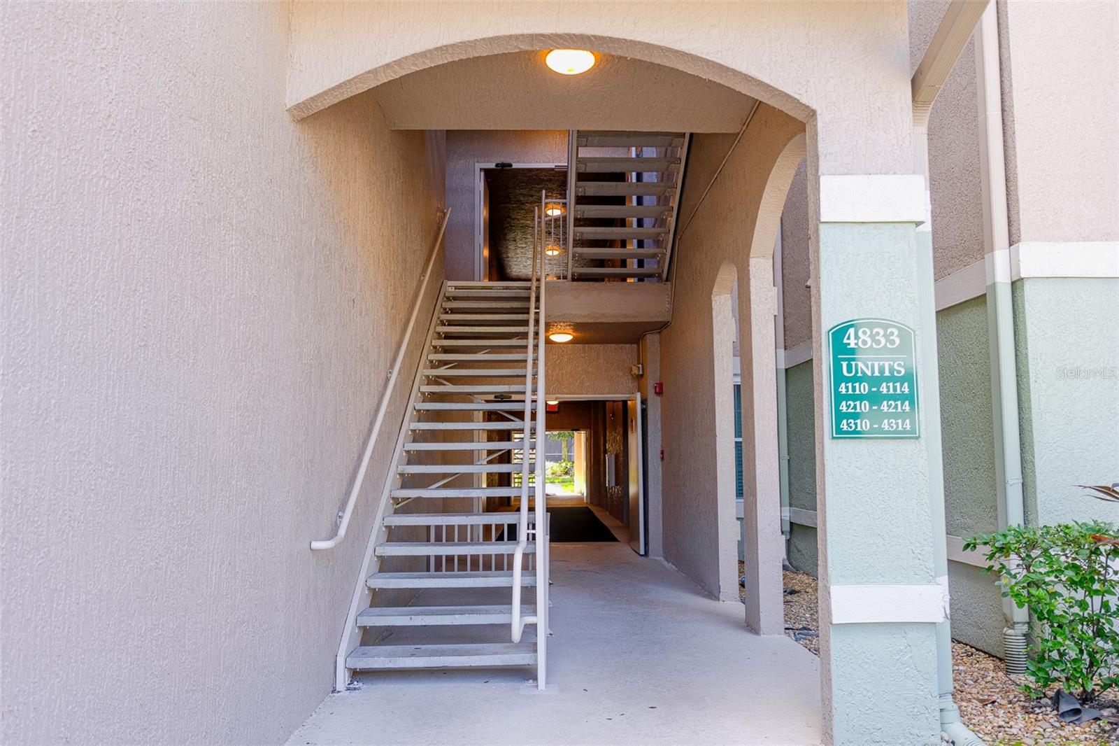 SUMMERGATE CONDO PH 4 OR 6357/3553 UNIT4213 - Residential