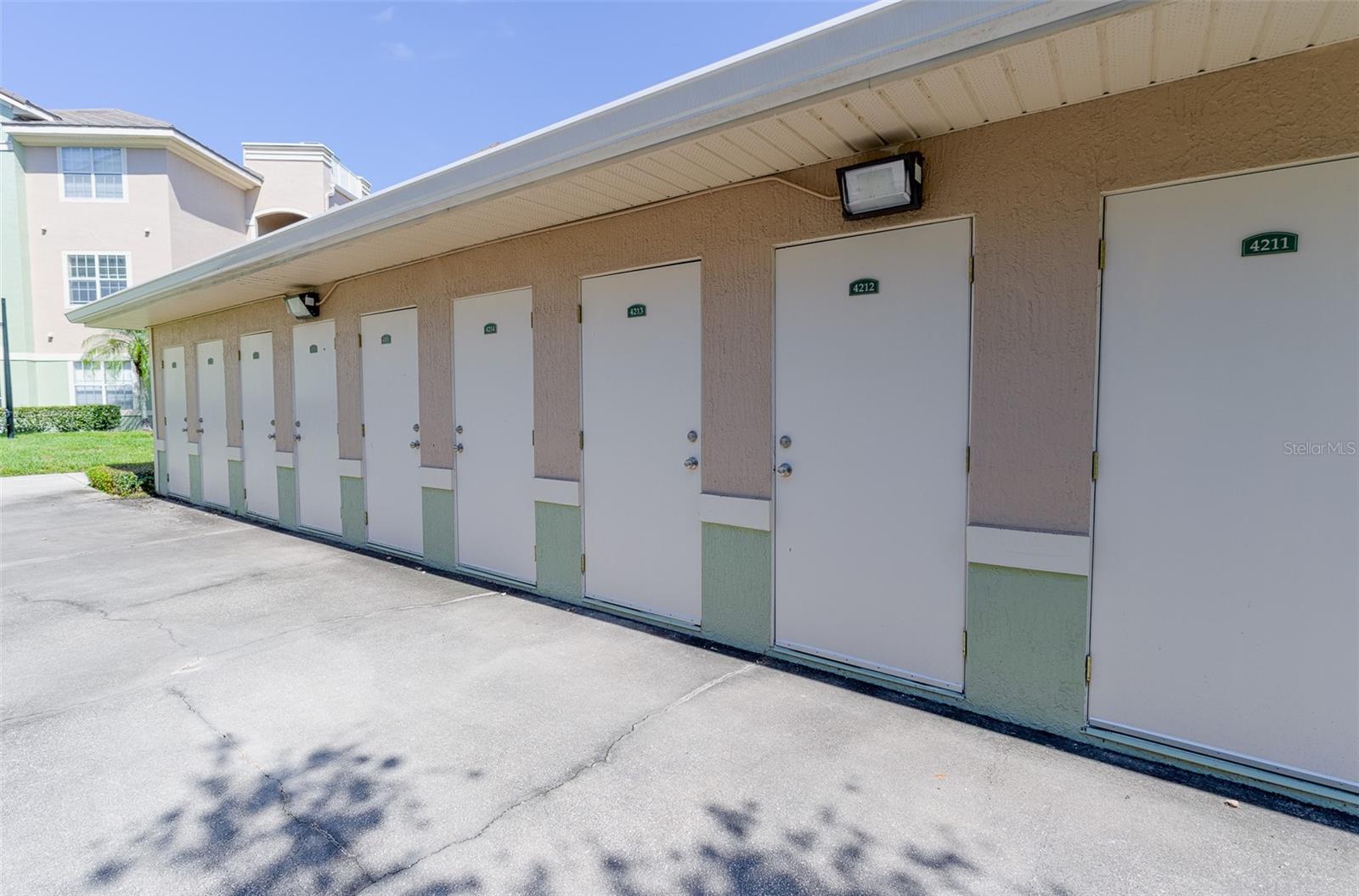 SUMMERGATE CONDO PH 4 OR 6357/3553 UNIT4213 - Residential