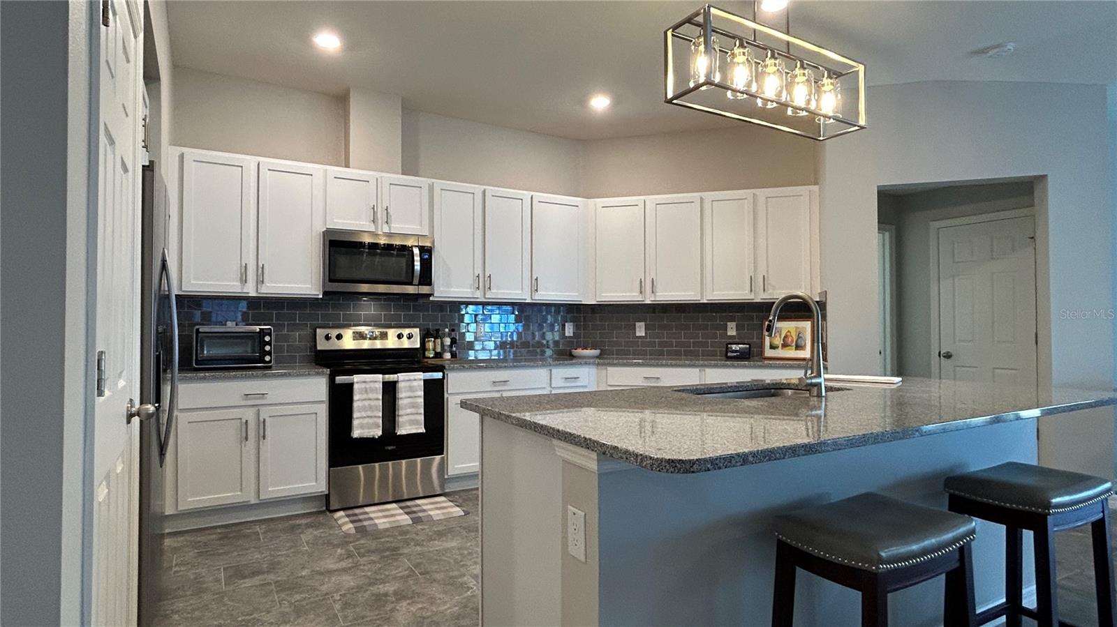 WILLIAMS POINTE - Residential