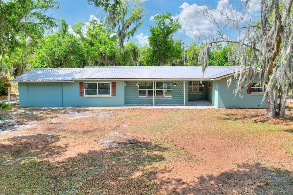 Photo of 9819 Allen Road, Lithia, FL 33547 (MLS # TB8492599)