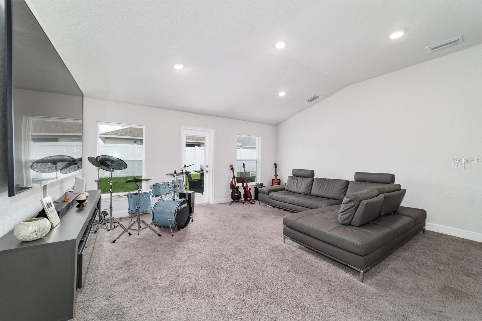 ST JAMES PARK - Residential