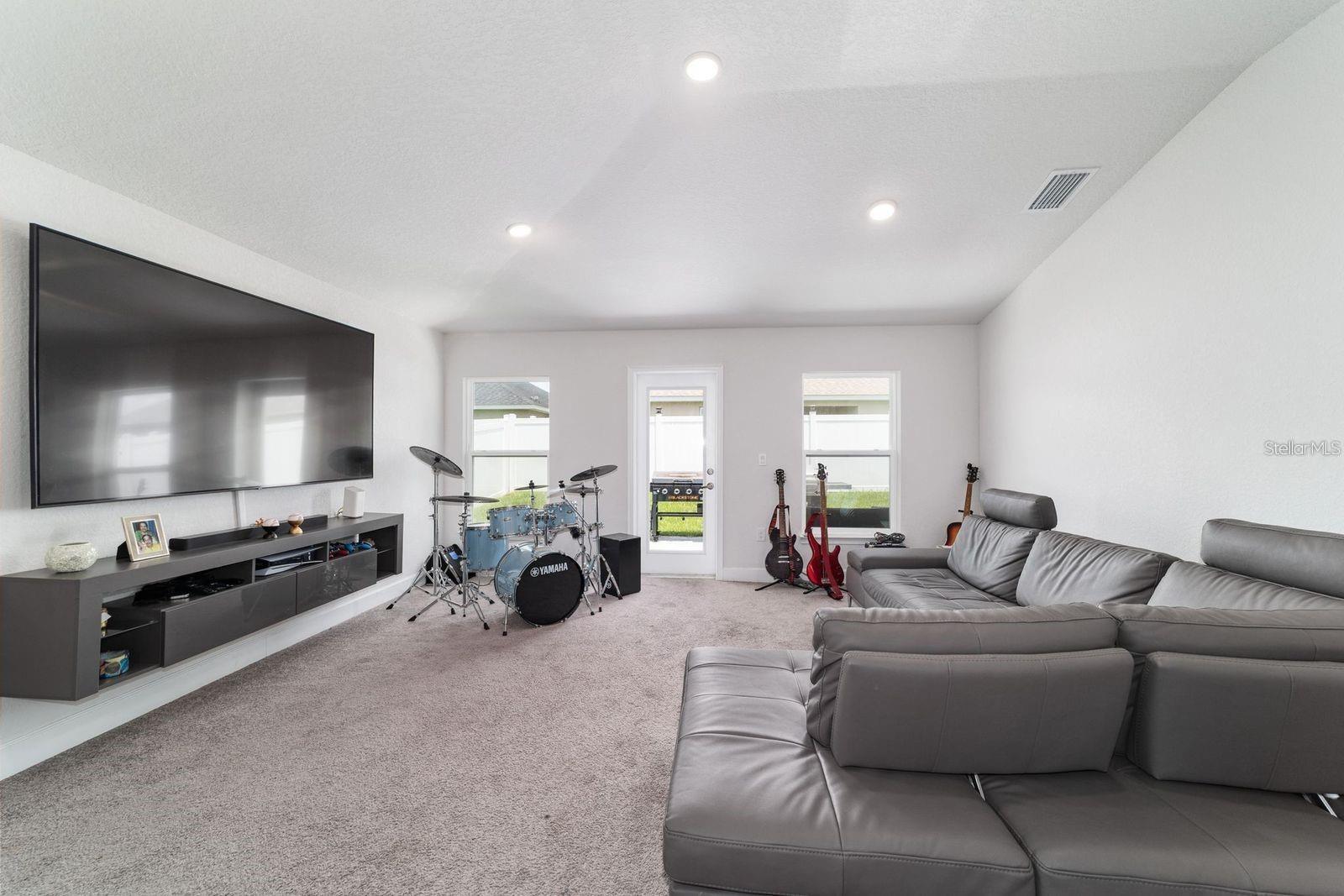 ST JAMES PARK - Residential