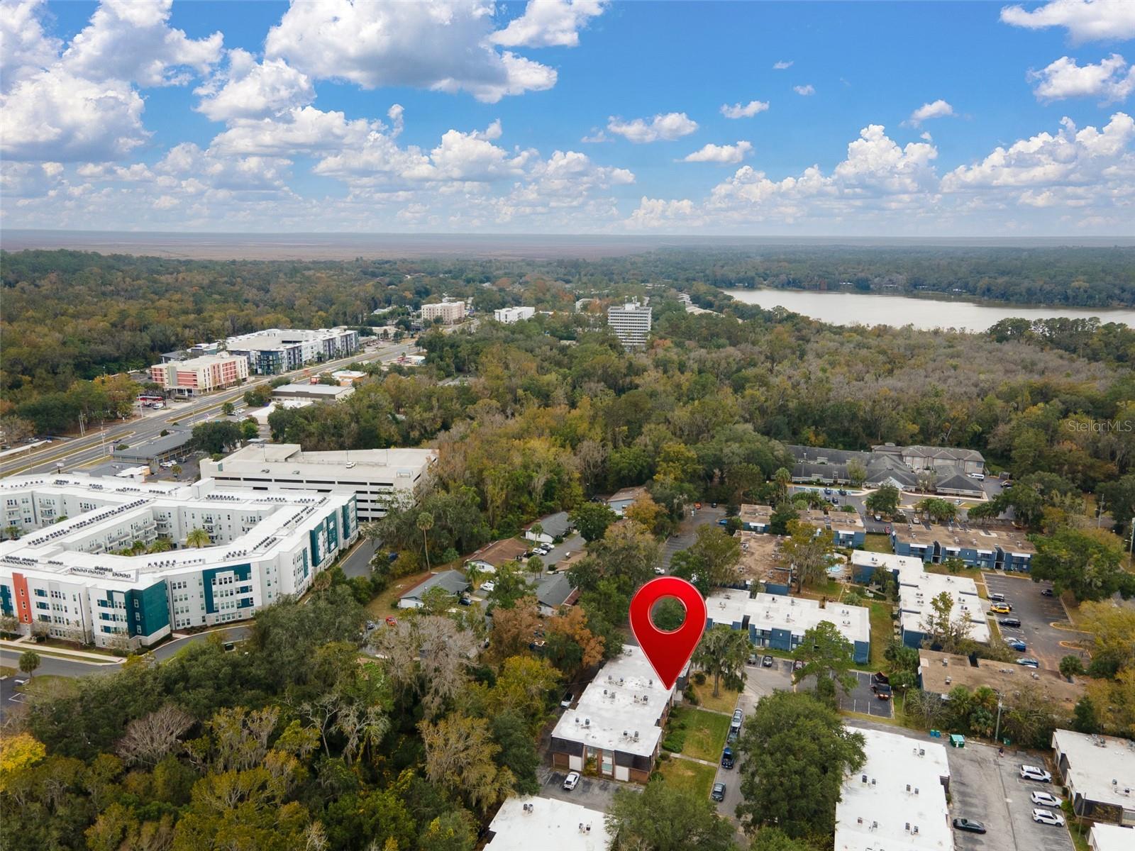 SUMMIT HOUSE - Residential