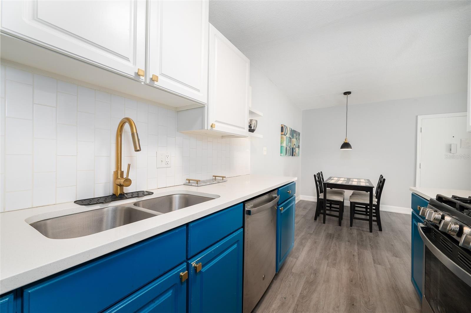 SUMMIT HOUSE - Residential