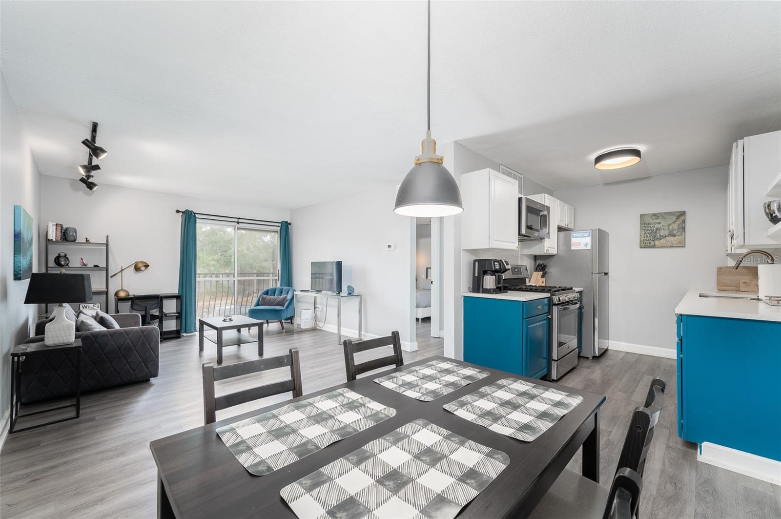 SUMMIT HOUSE - Residential