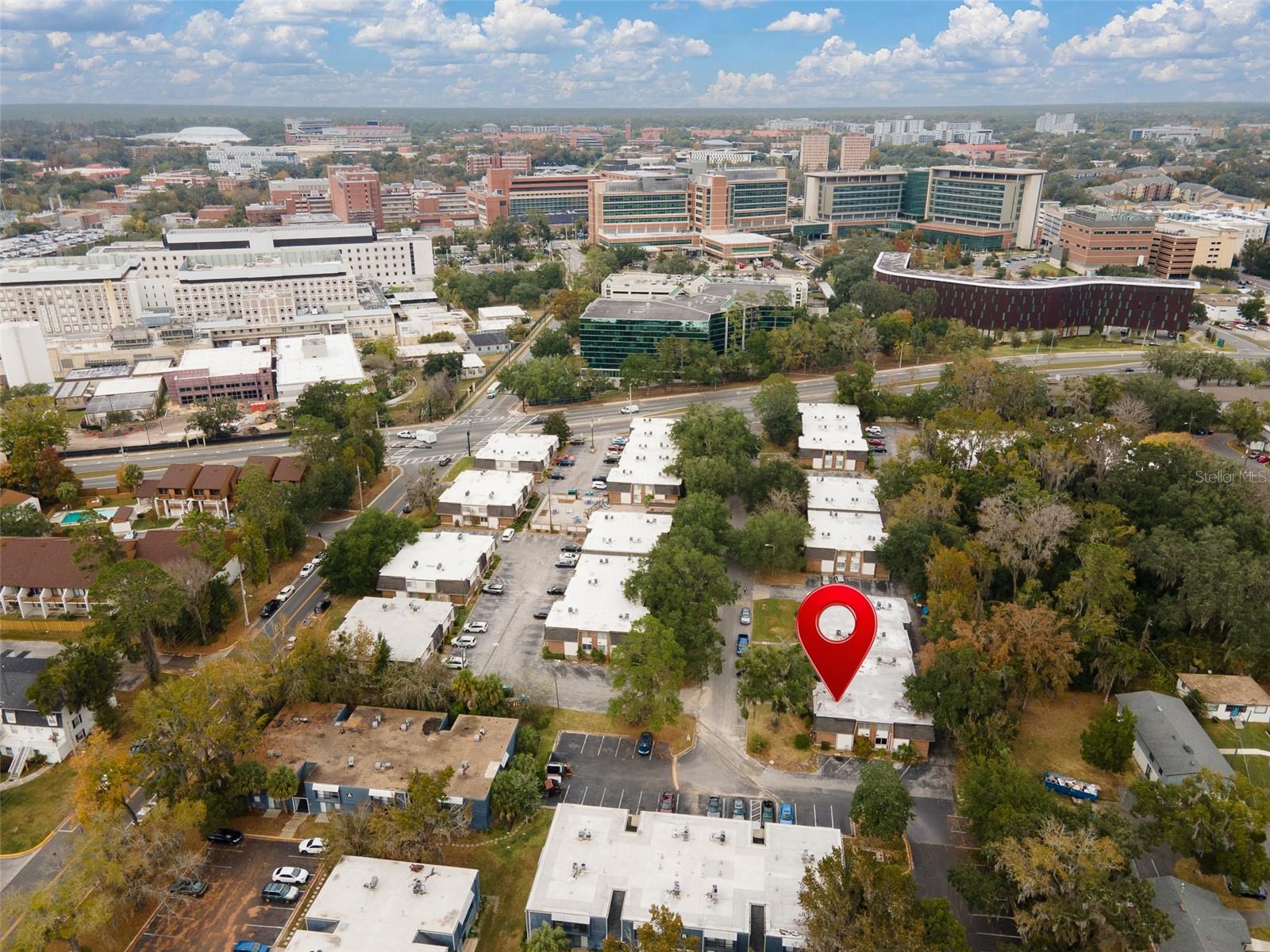 SUMMIT HOUSE - Residential