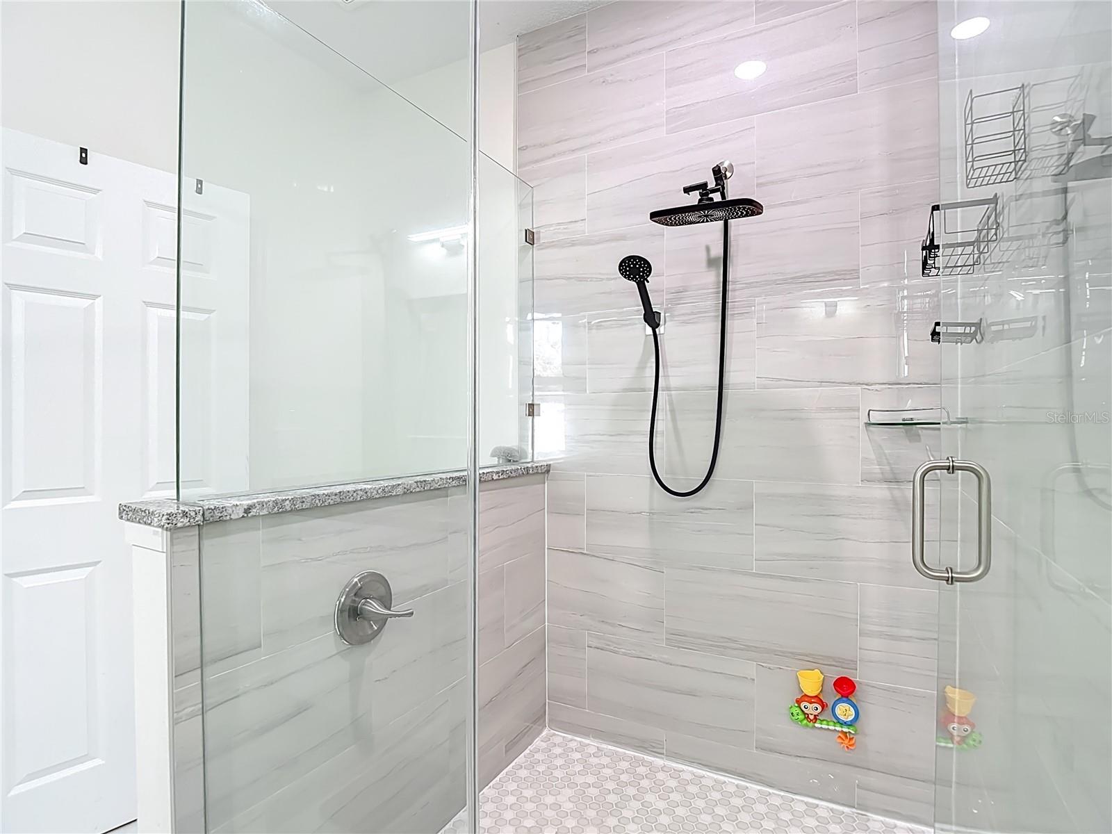 MIRROR CREST - Residential