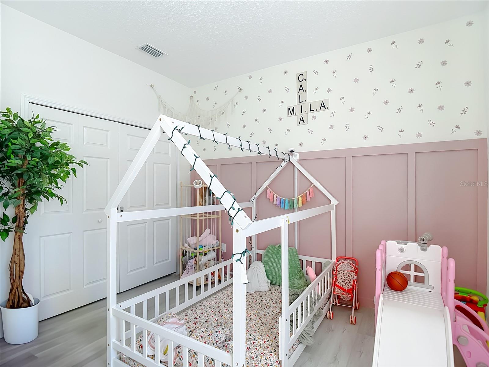 MIRROR CREST - Residential