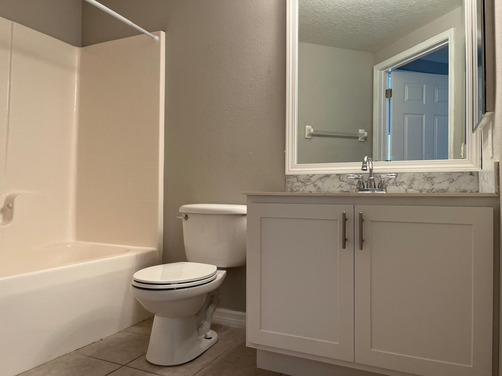 VILLAGES OF BLOOMINGDALE CONDO - Residential Lease