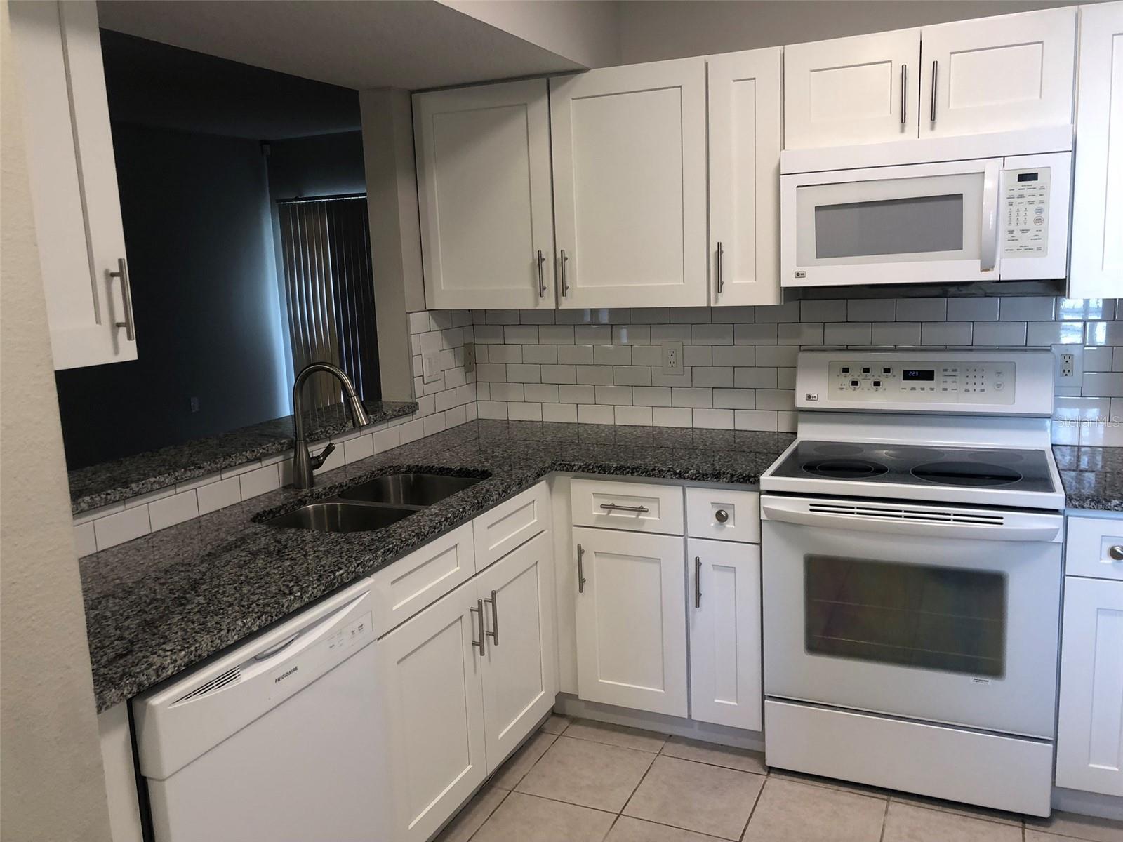 VILLAGES OF BLOOMINGDALE CONDO - Residential Lease