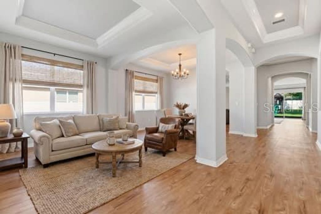 Photo of 11133 Wembley Landing Drive, Lithia, FL 33547 (MLS # TB8491599)