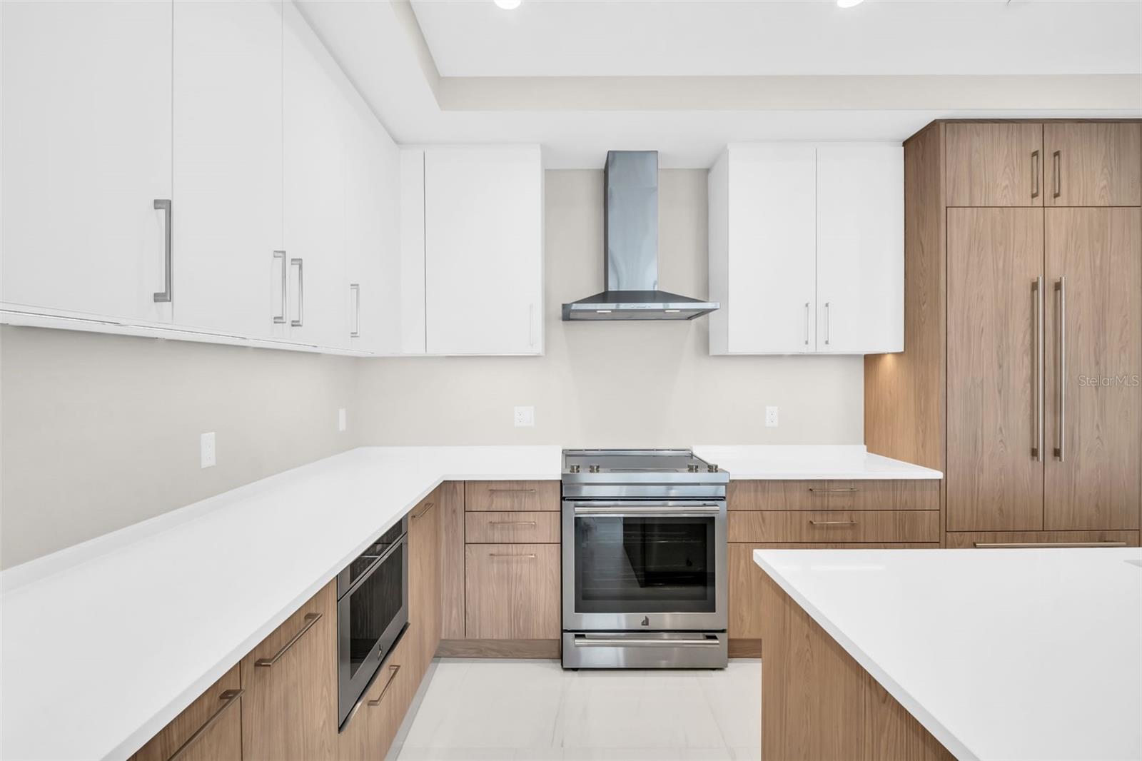 275 1ST AVENUE S 2708