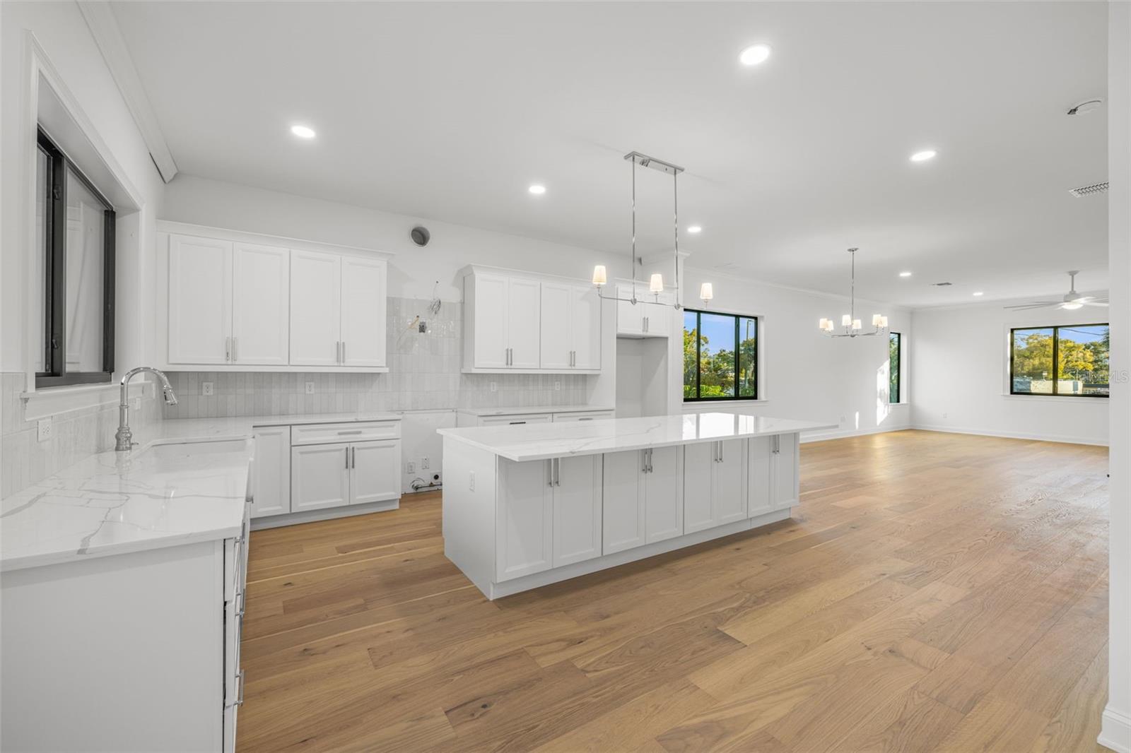 TAMPANIA - Residential