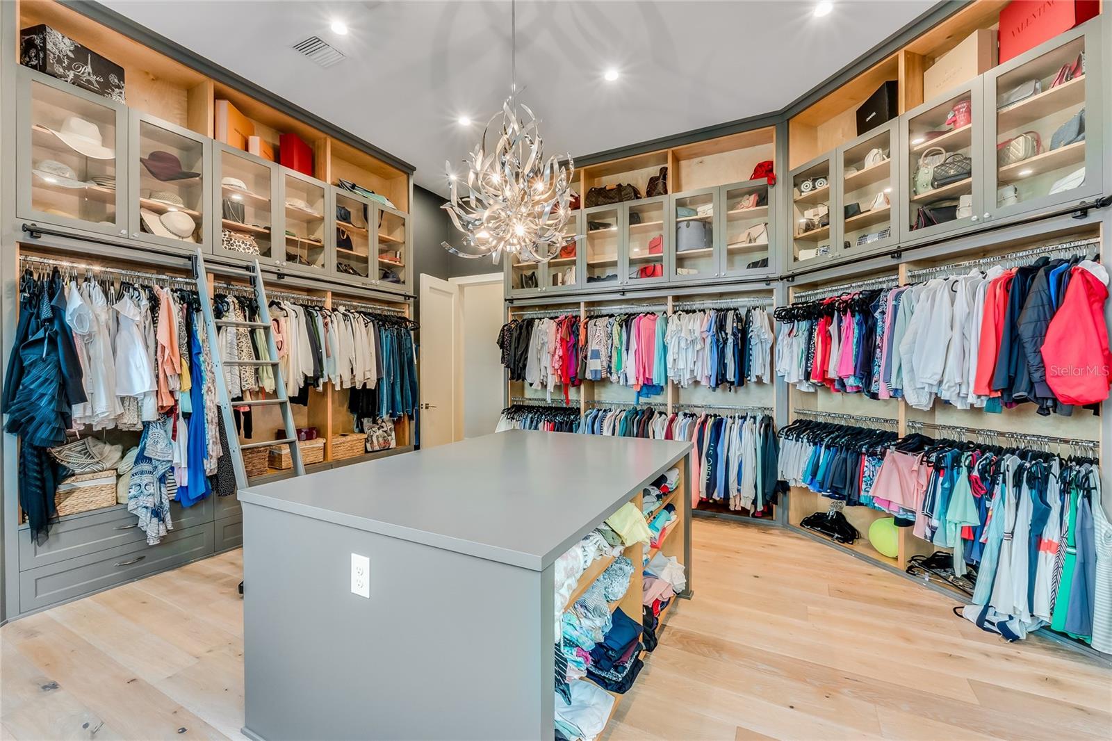 SEMINOLE ESTATES - Residential