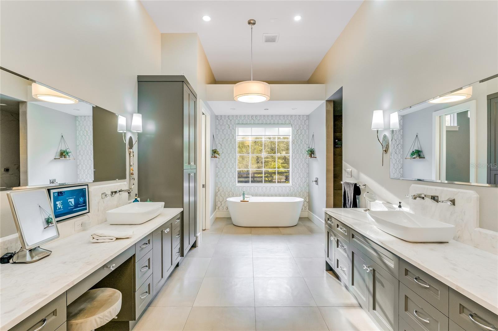 SEMINOLE ESTATES - Residential