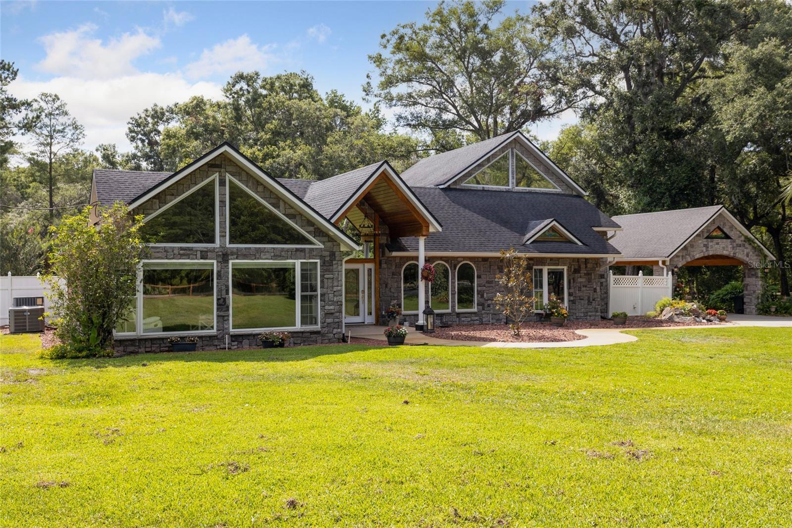 518 SW LITTLE ROAD
