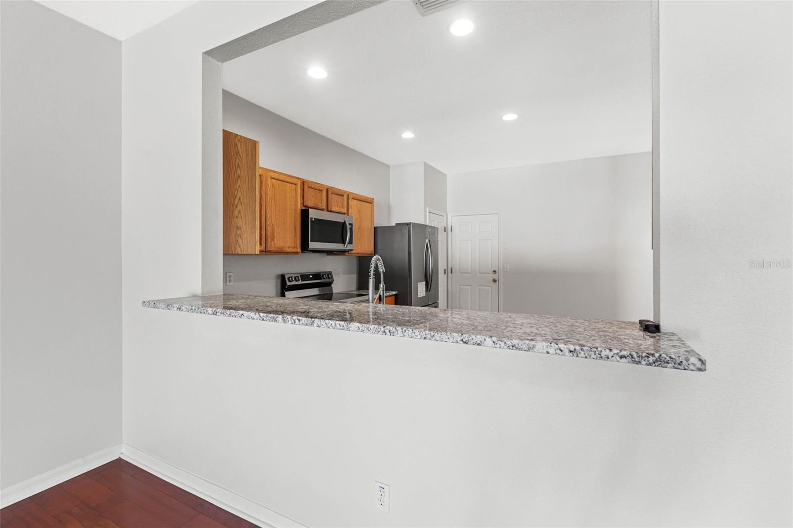 PLANTATION CONDO THE - Residential Lease