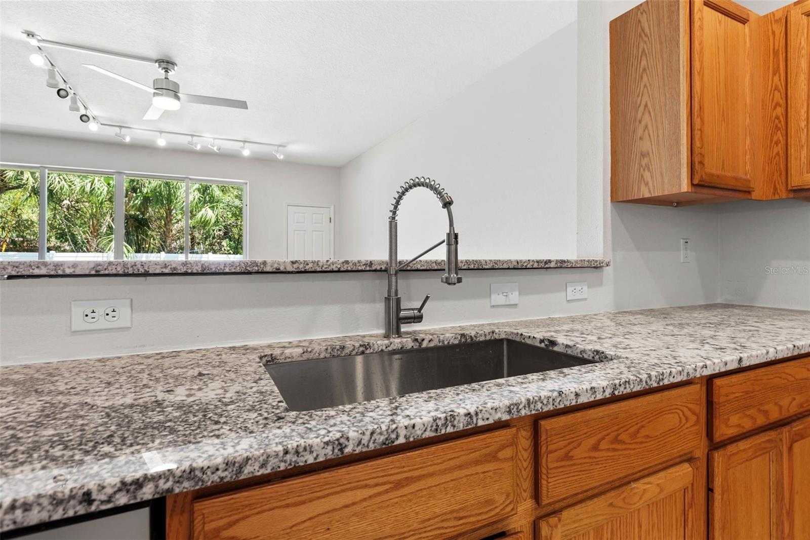 PLANTATION CONDO THE - Residential Lease