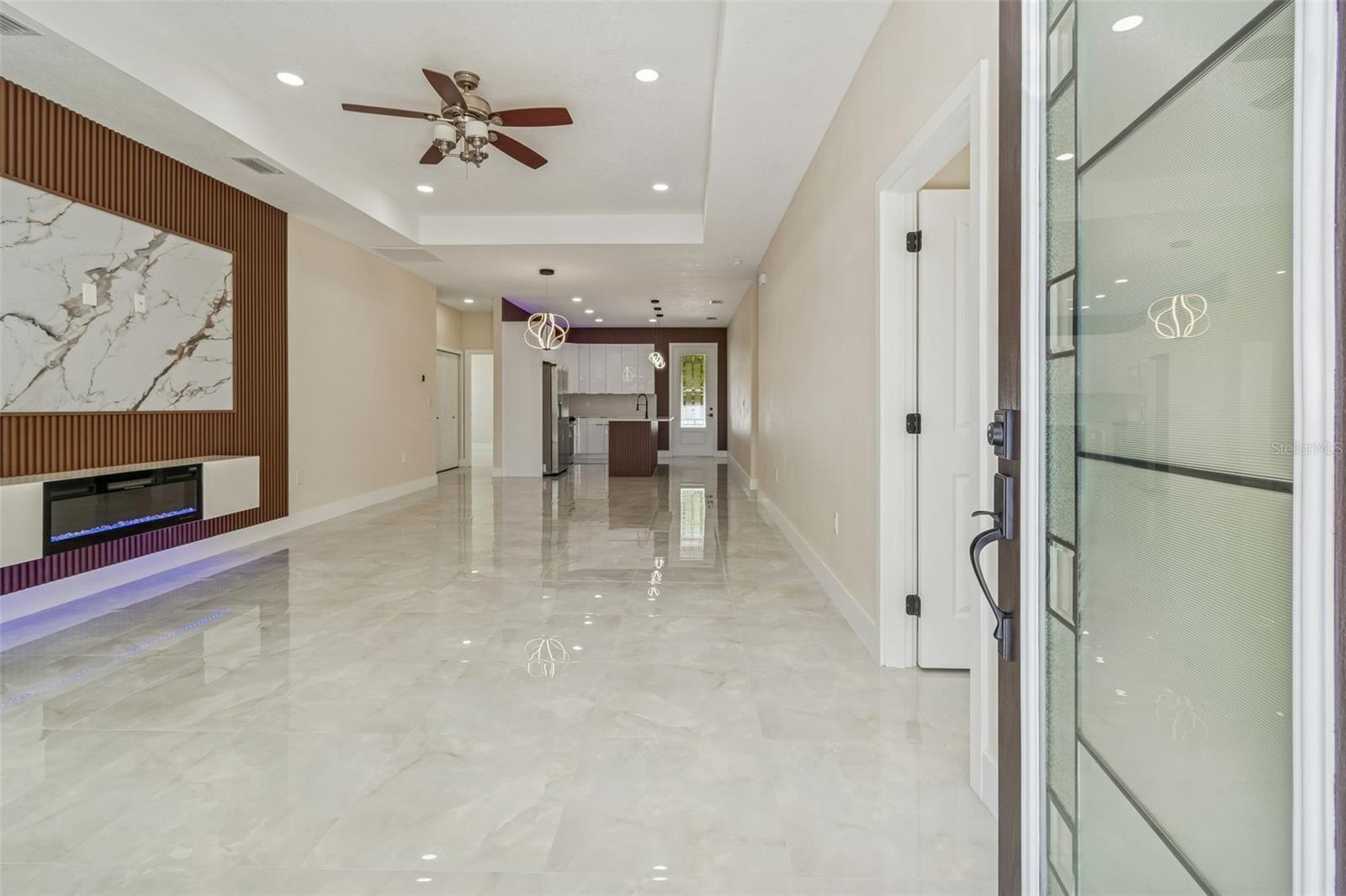 706 LEXINGTON BOULEVARD