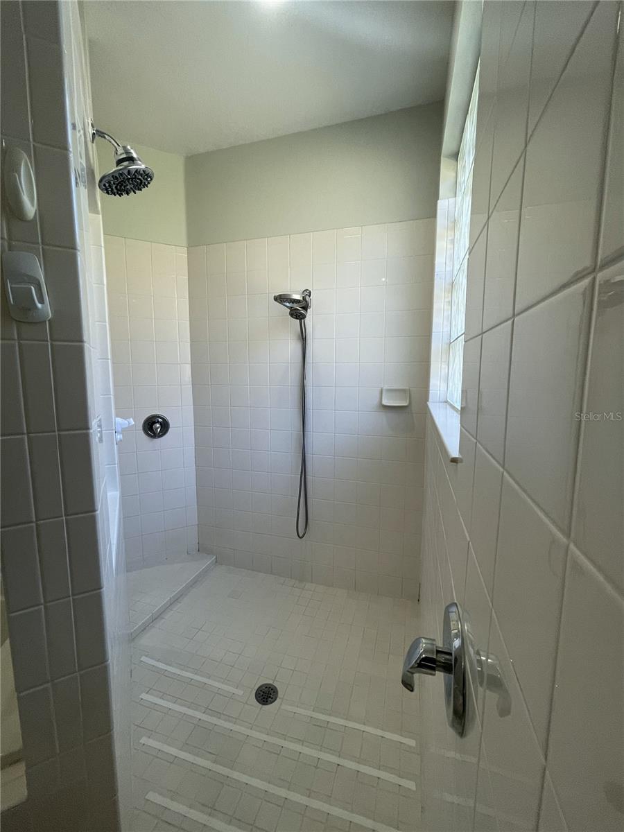 RETREAT AT WEKIVA - Residential