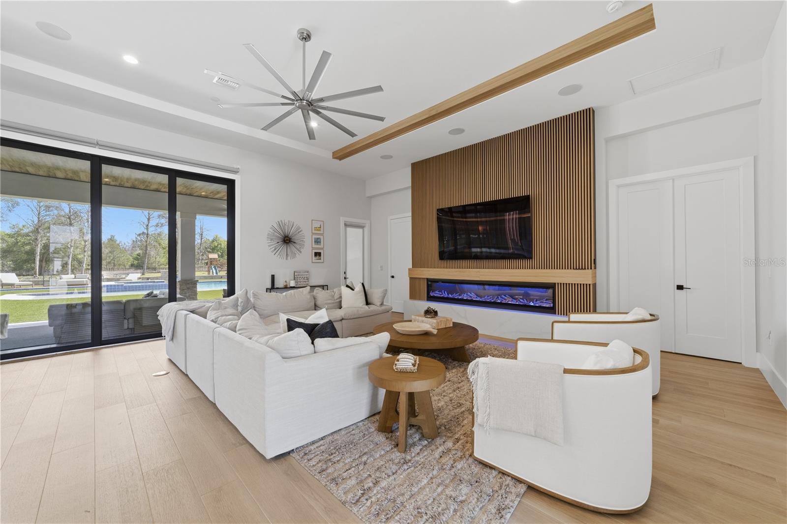 BELLA COLLINA SUB - Residential