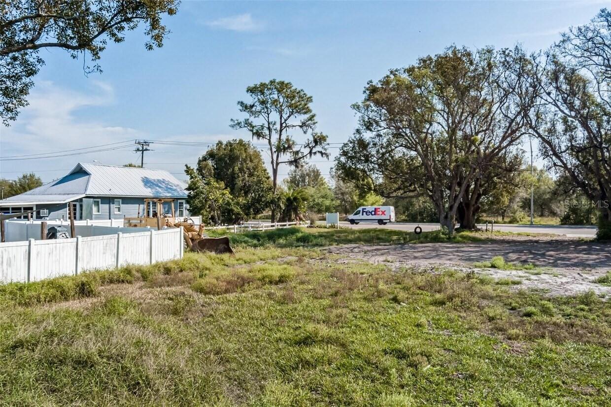 12290 US HIGHWAY 301 N