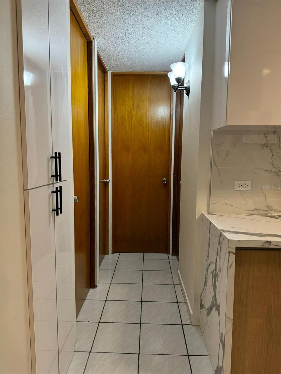PUERTA DEL SOL - Residential Lease