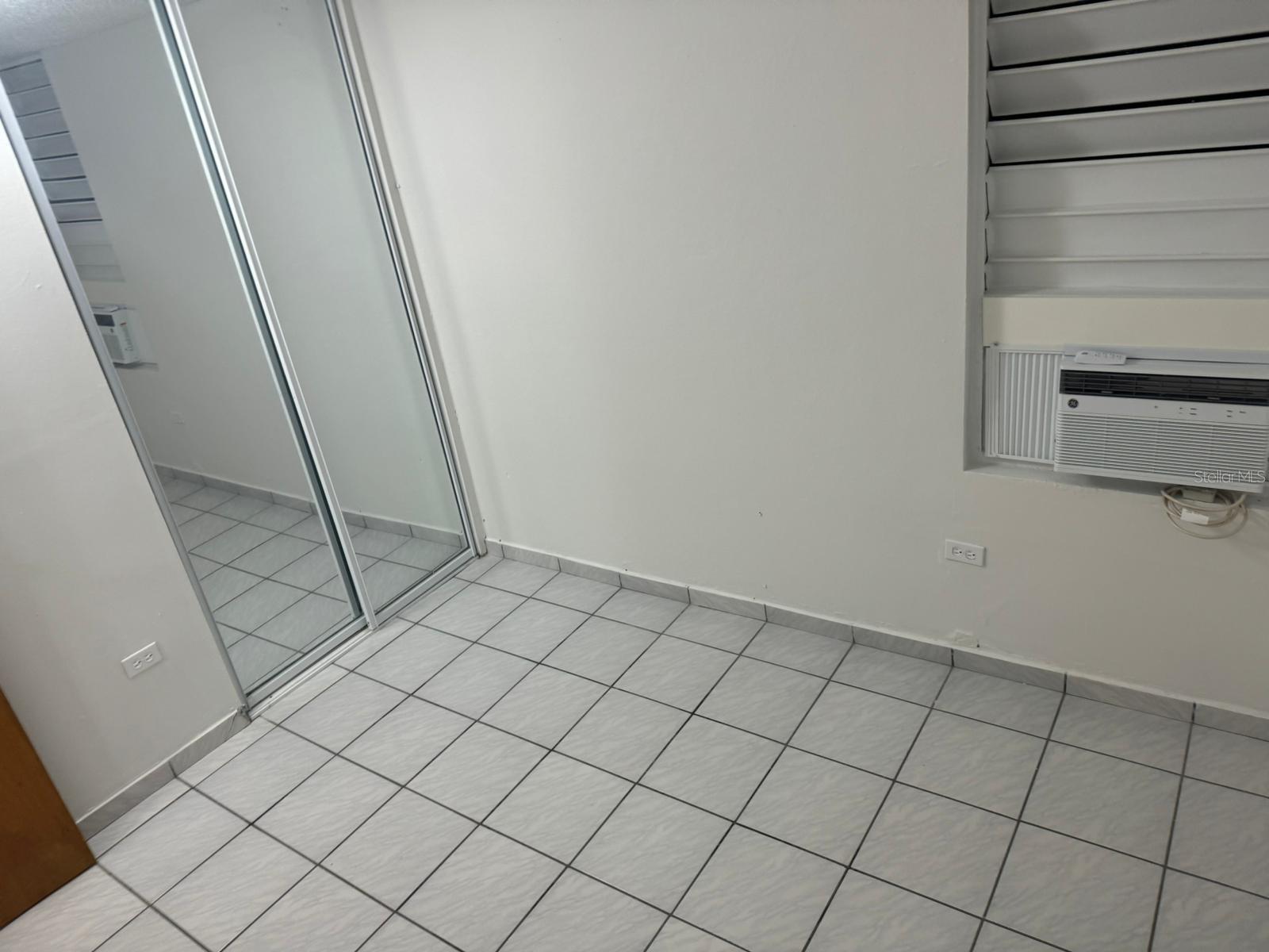 PUERTA DEL SOL - Residential Lease