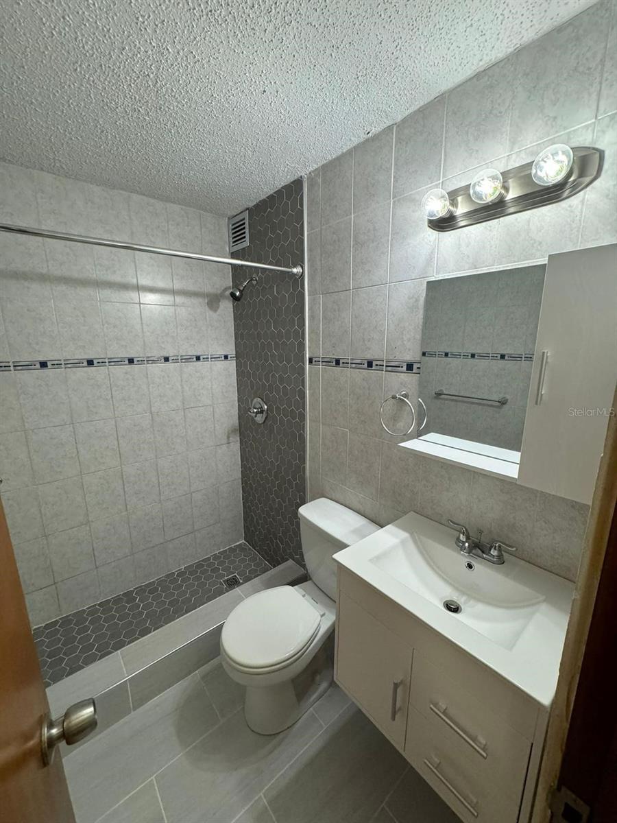 PUERTA DEL SOL - Residential Lease