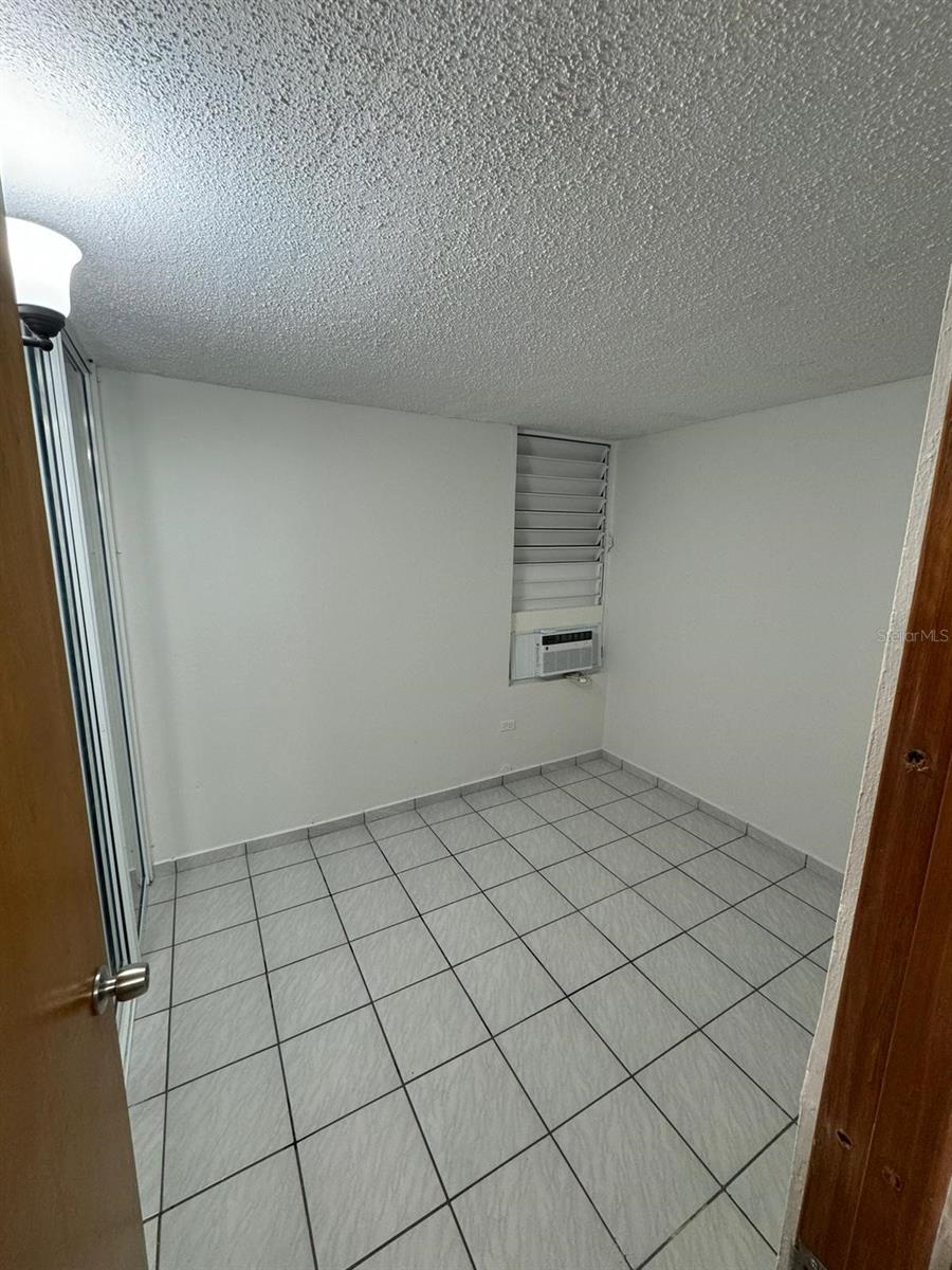 PUERTA DEL SOL - Residential Lease
