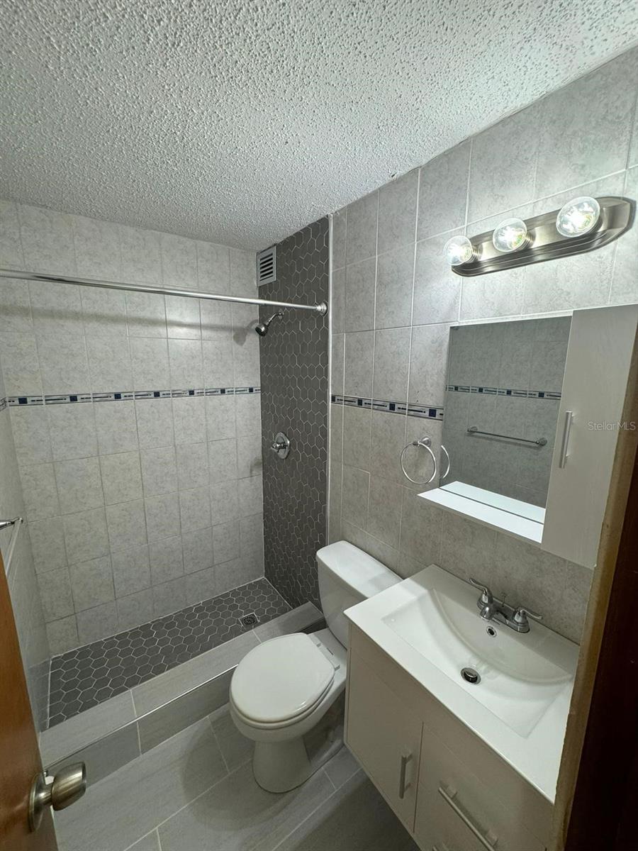PUERTA DEL SOL - Residential Lease